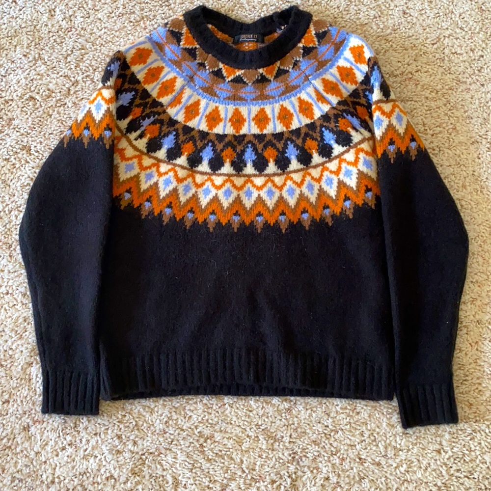Women’s sweater. Size M.